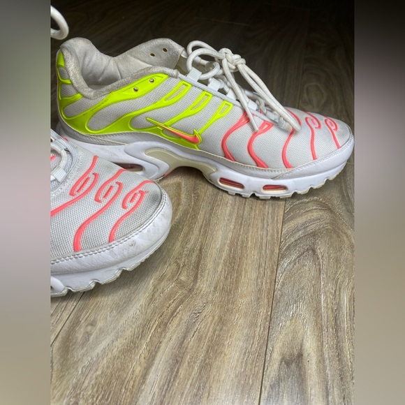 Women’s Nike air max plus - Picture 9 of 13